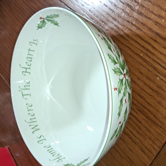 Lenox Holiday.  Home Is Where The Heart Is Bowl  Ivory with green holly and red - Picture 2 of 6